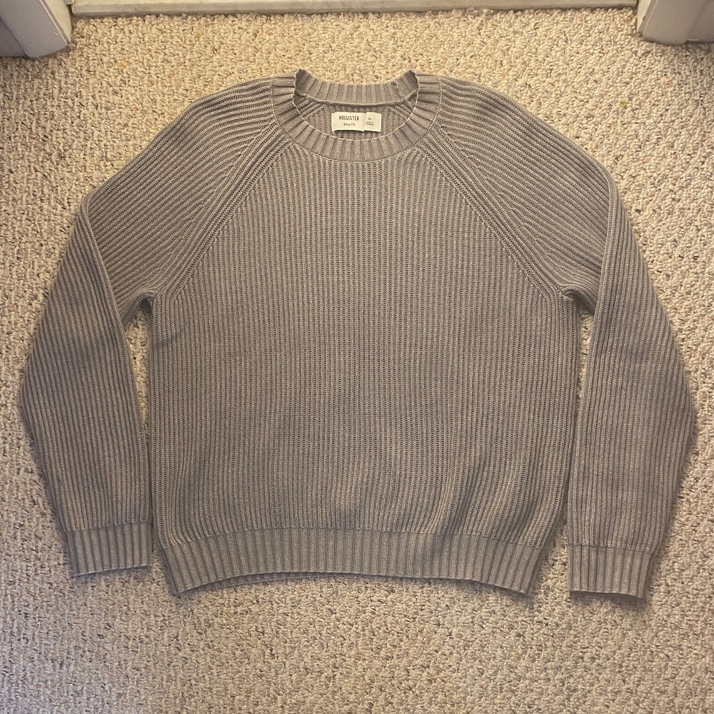 Hollister Men's Gray Crewneck Sweater